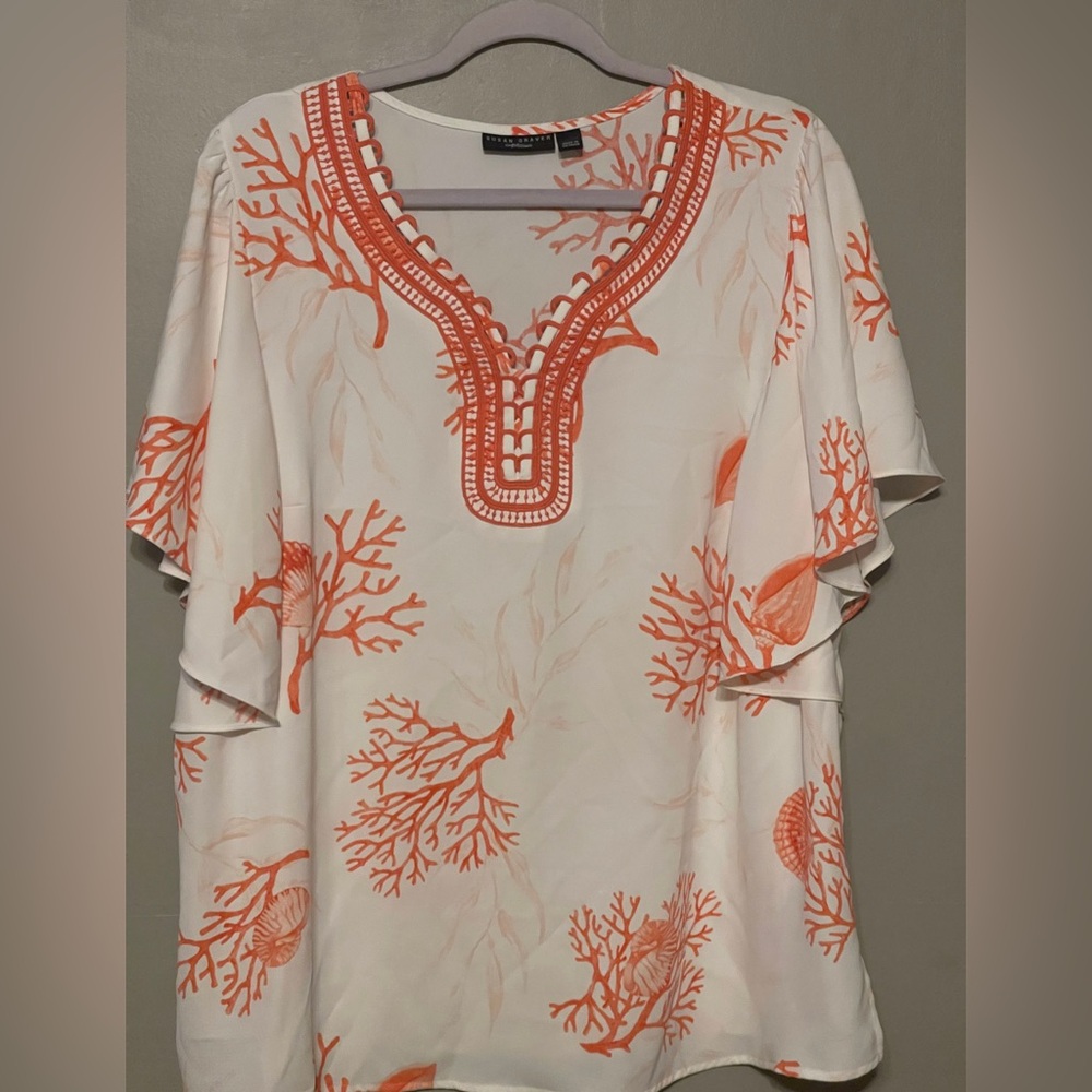 Women's White and Coral Appliquéd Top